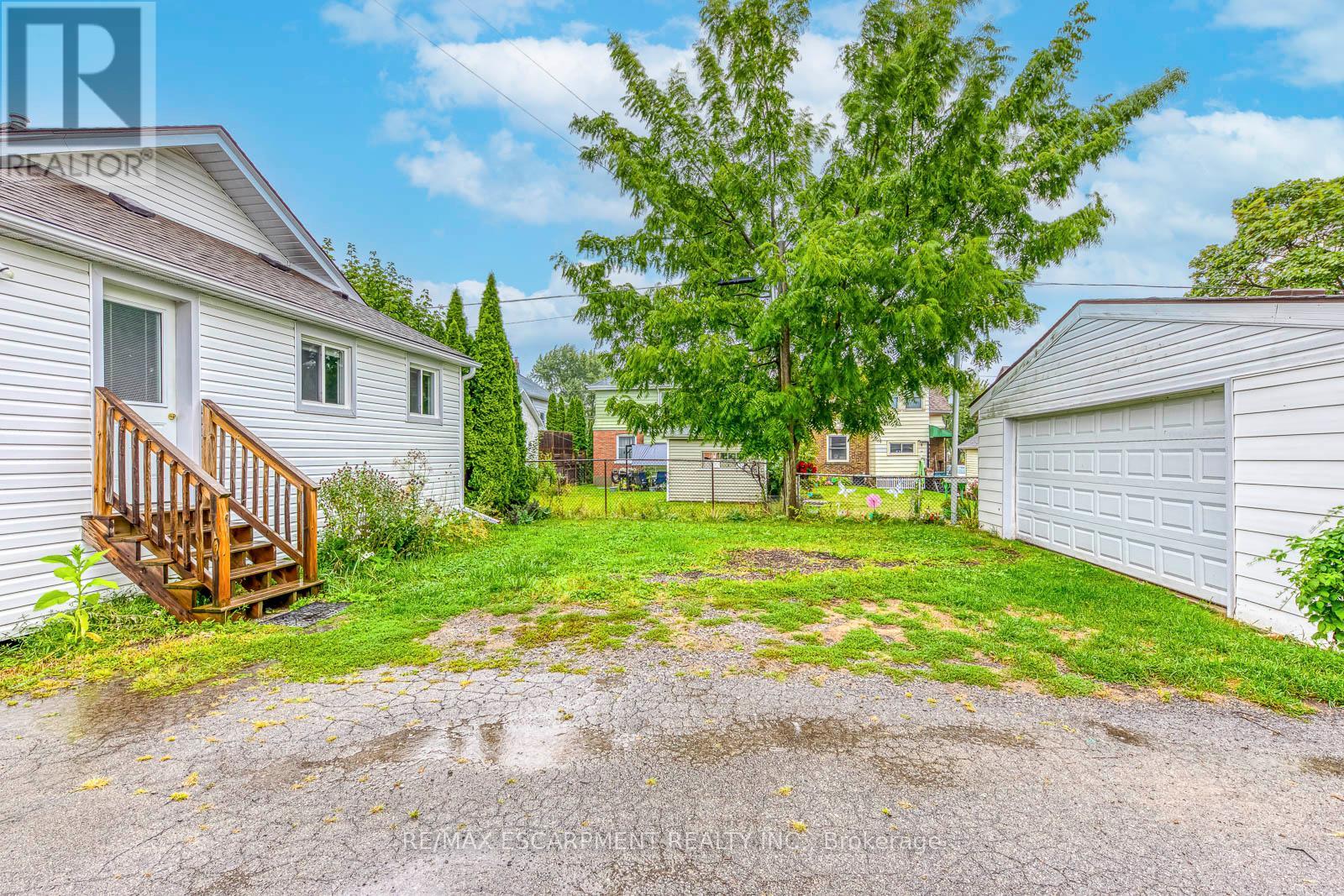 Photo 32 of 5188 Maple Street, Niagara Falls ON