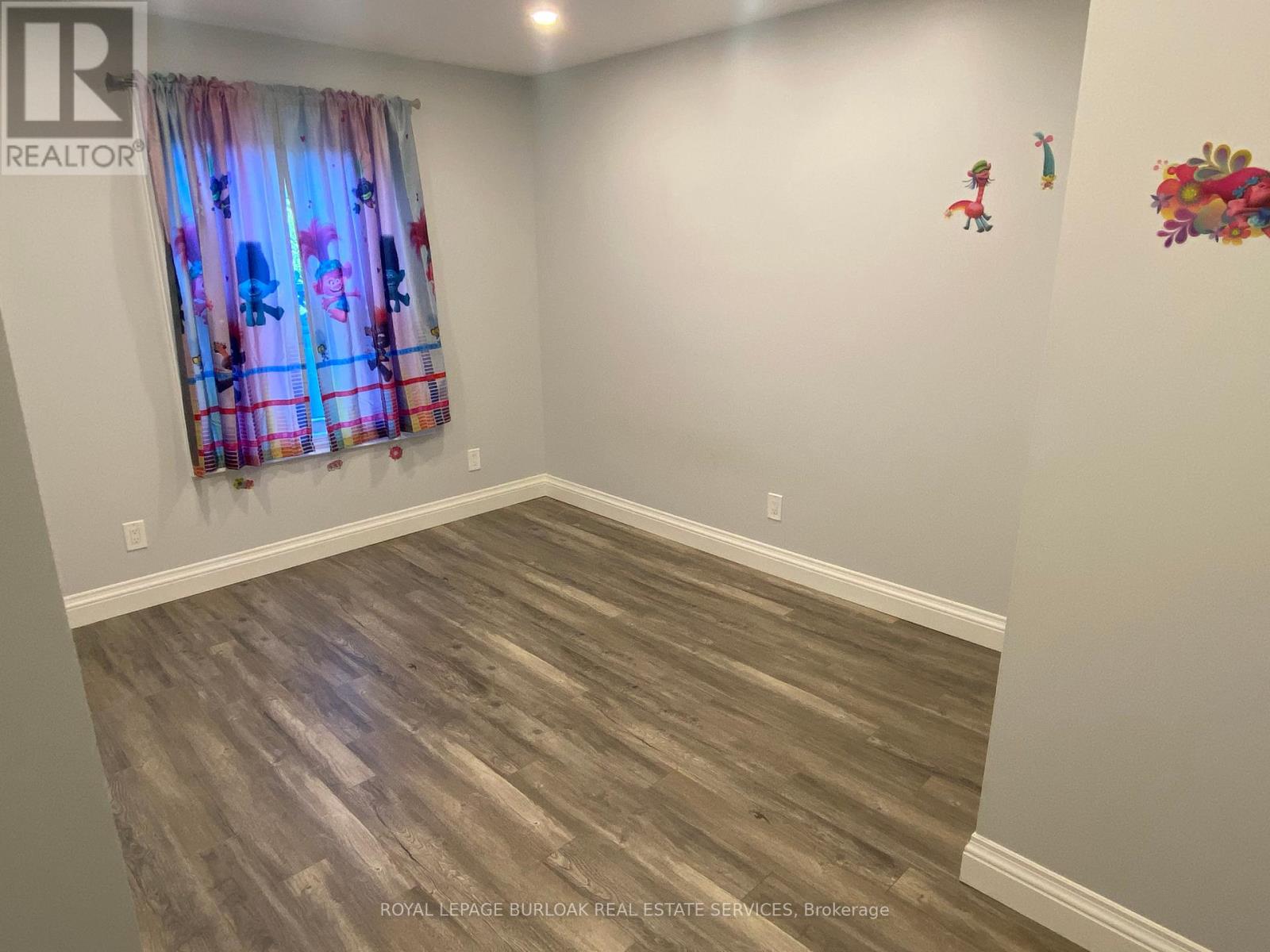 Photo 14 of 40 Kerman Avenue, Grimsby ON