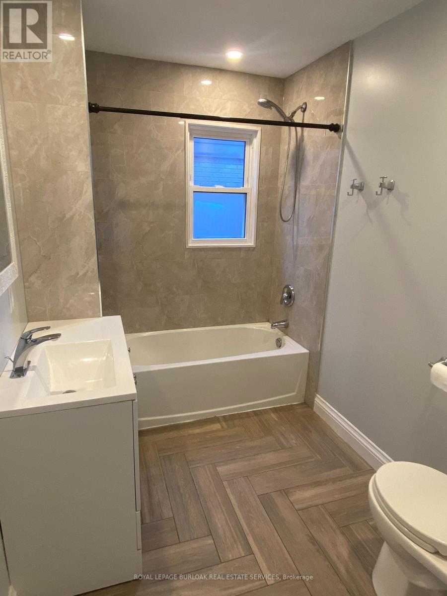 Photo 15 of 40 Kerman Avenue, Grimsby ON