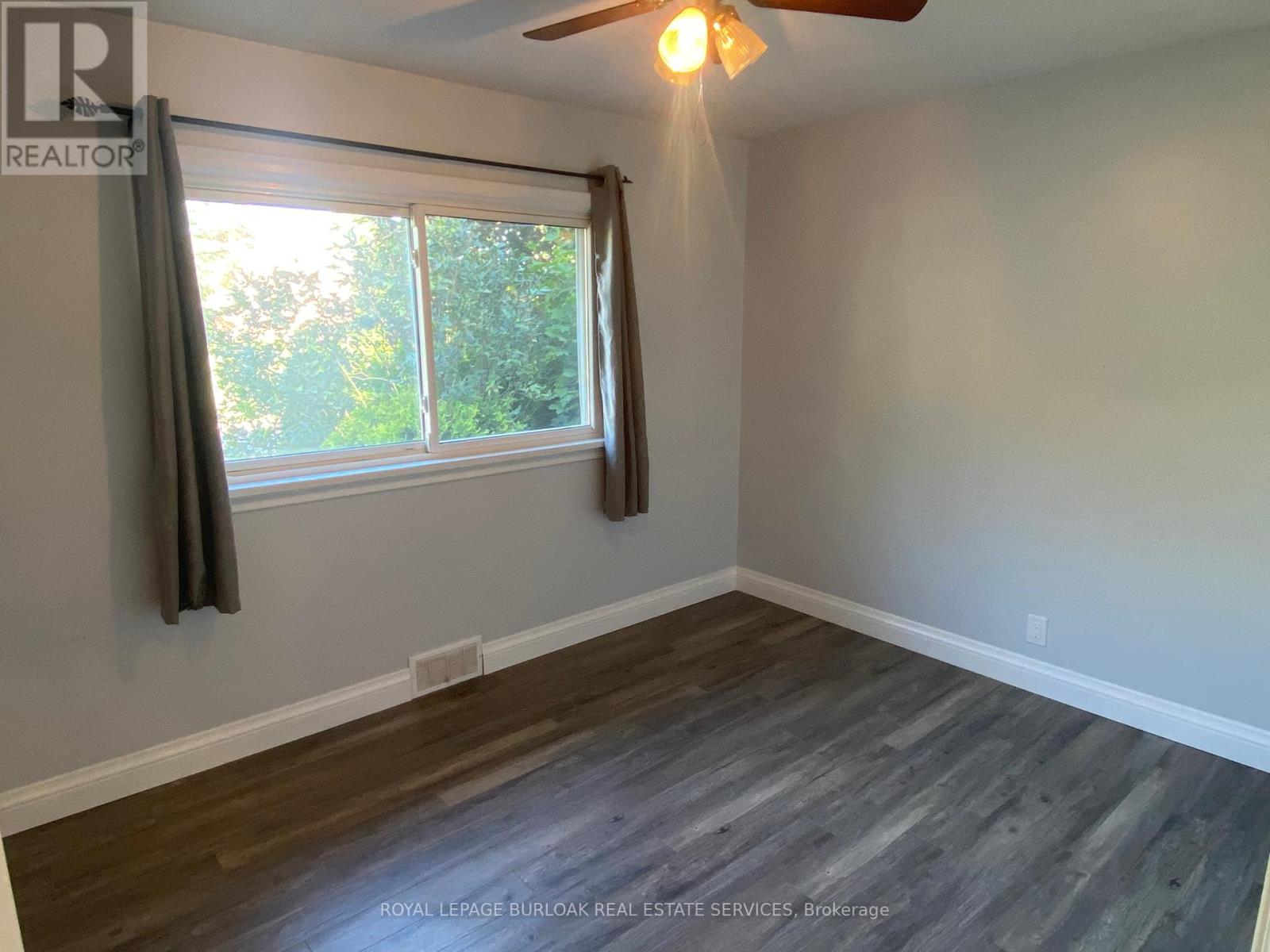 Photo 17 of 40 Kerman Avenue, Grimsby ON