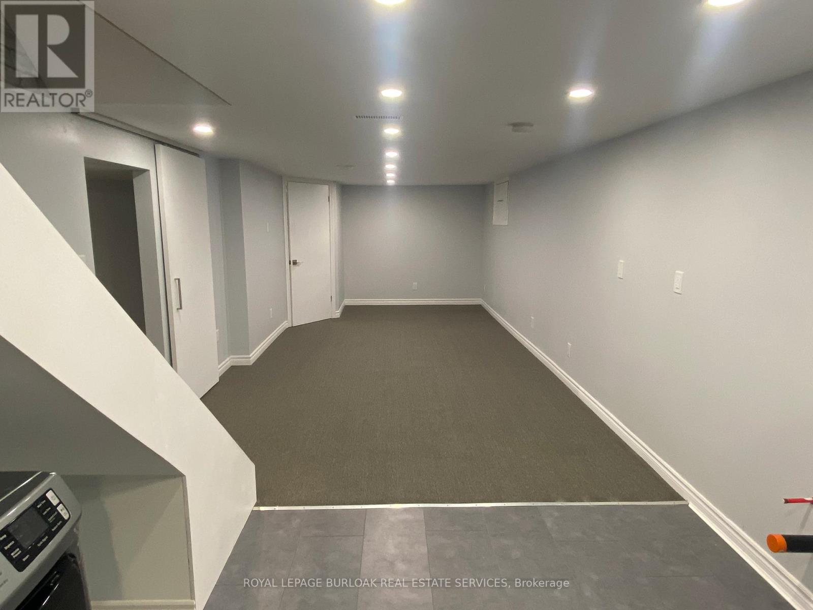 Photo 20 of 40 Kerman Avenue, Grimsby ON