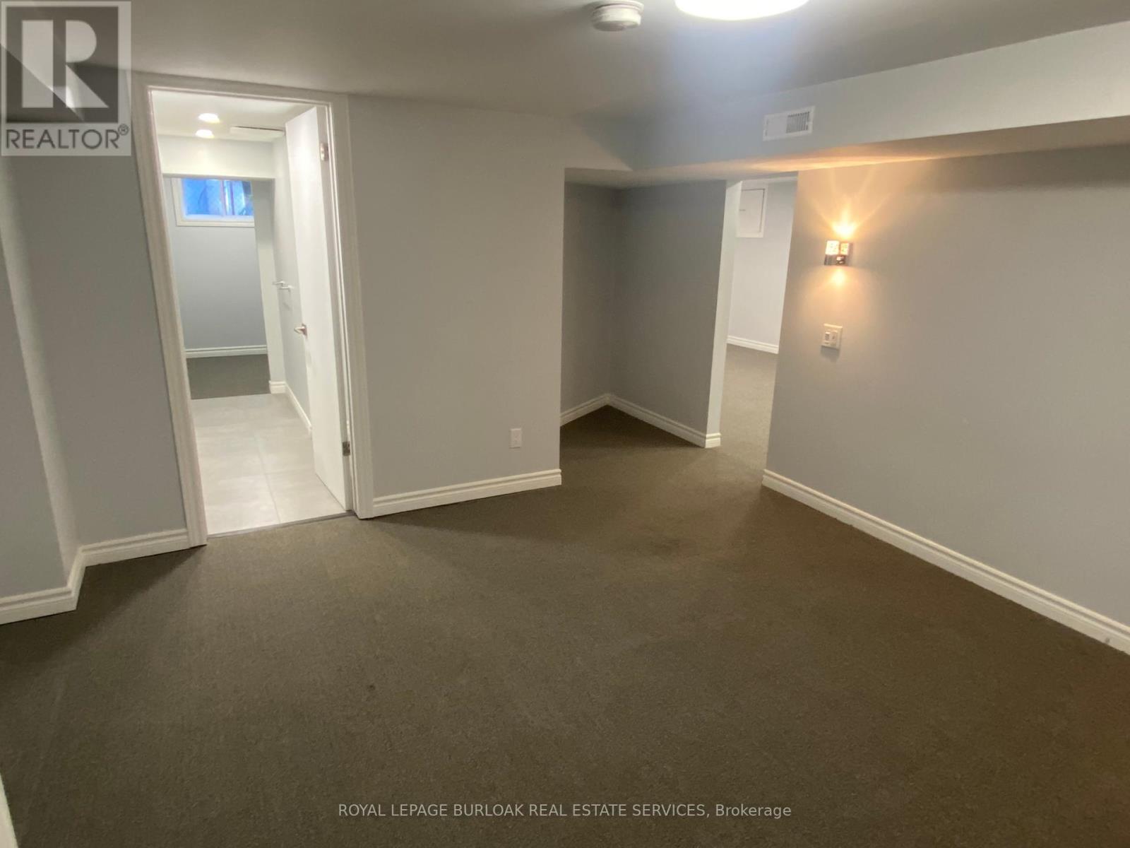 Photo 22 of 40 Kerman Avenue, Grimsby ON