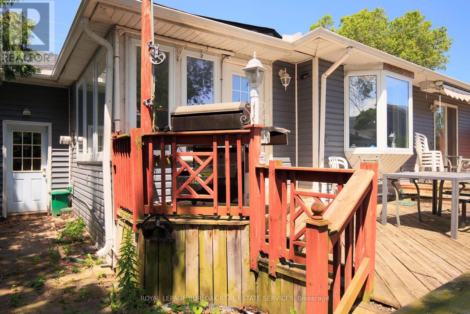 Photo 32 of 40 Kerman Avenue, Grimsby ON