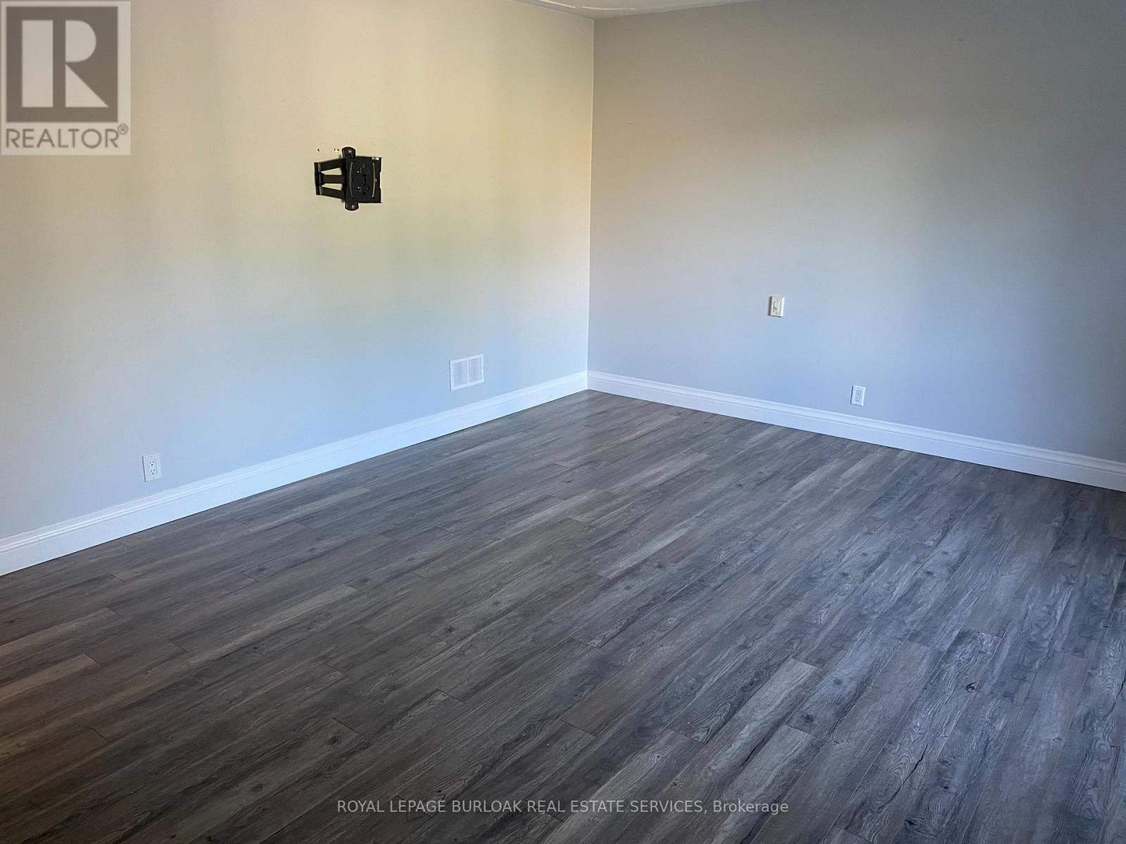 Photo 7 of 40 Kerman Avenue, Grimsby ON
