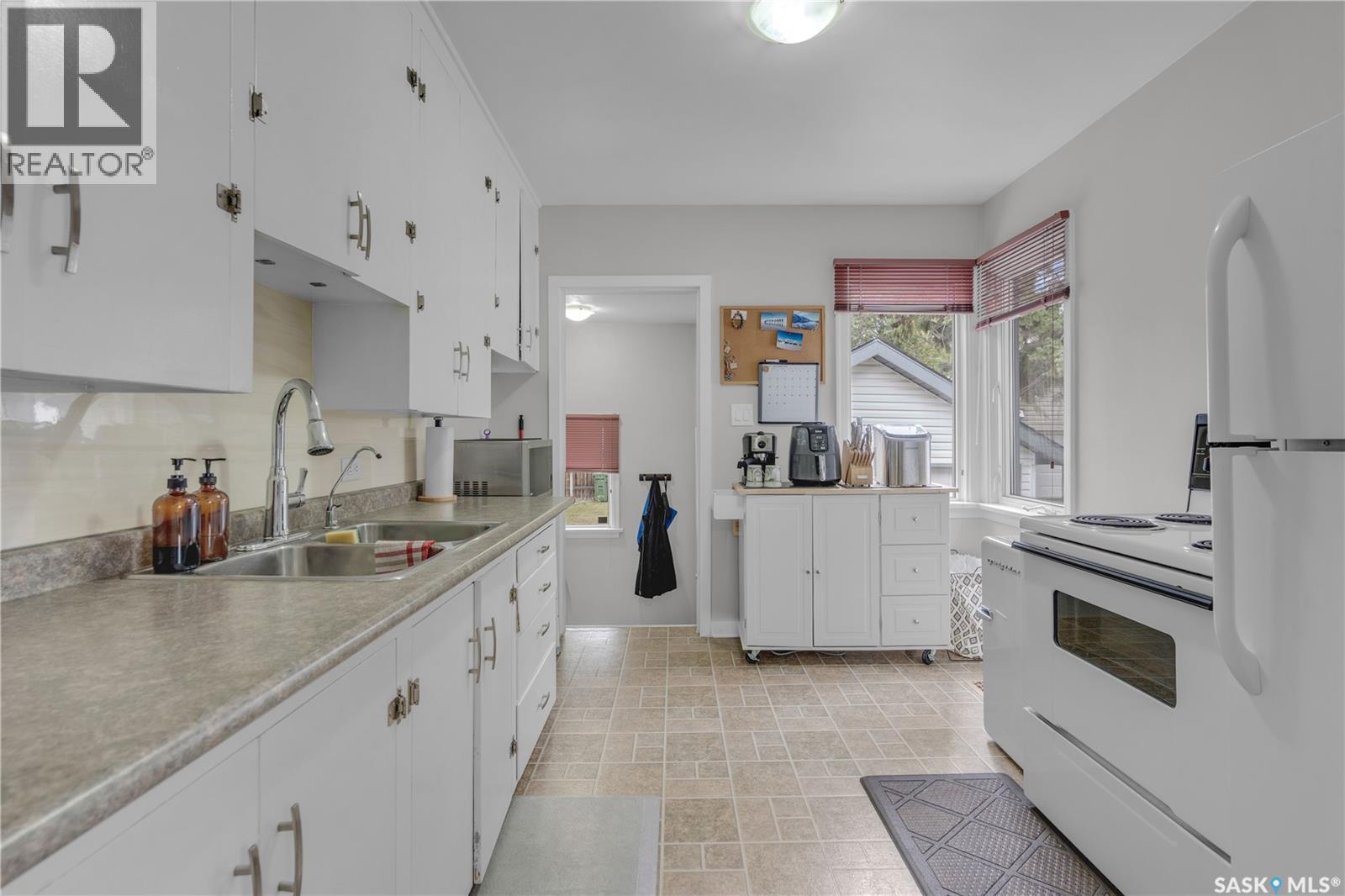 Photo 19 of 2431 Elliott Street, Regina SK