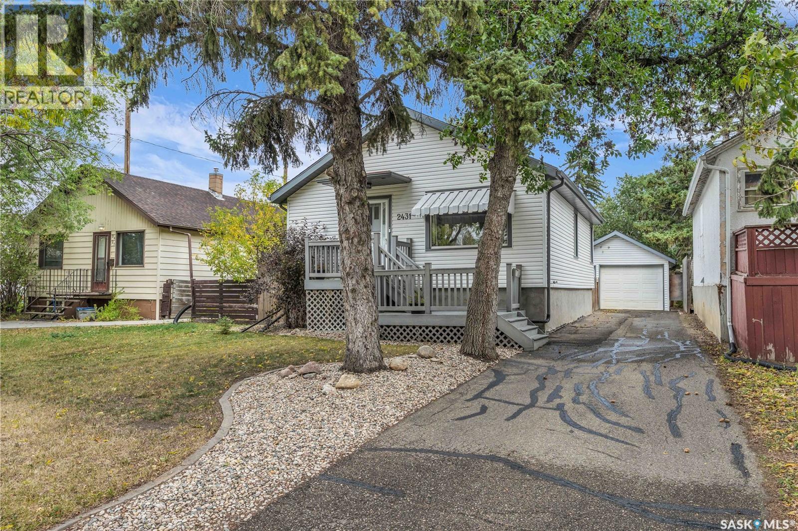 Photo 2 of 2431 Elliott Street, Regina SK