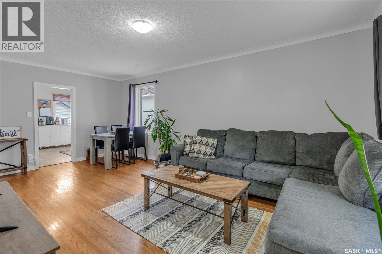 Photo 4 of 2431 Elliott Street, Regina SK