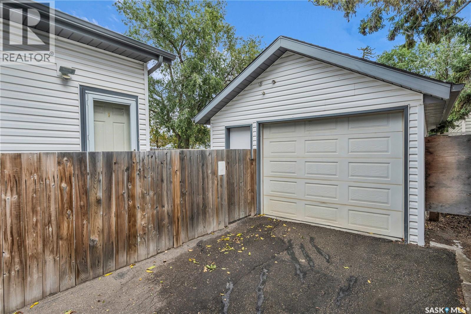 Photo 49 of 2431 Elliott Street, Regina SK
