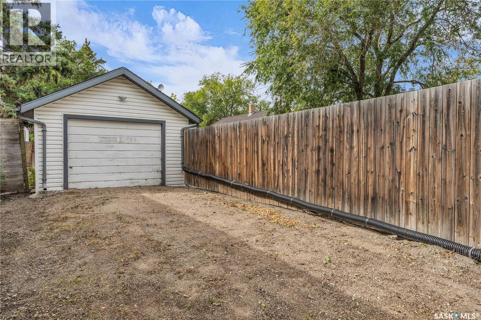 Photo 50 of 2431 Elliott Street, Regina SK
