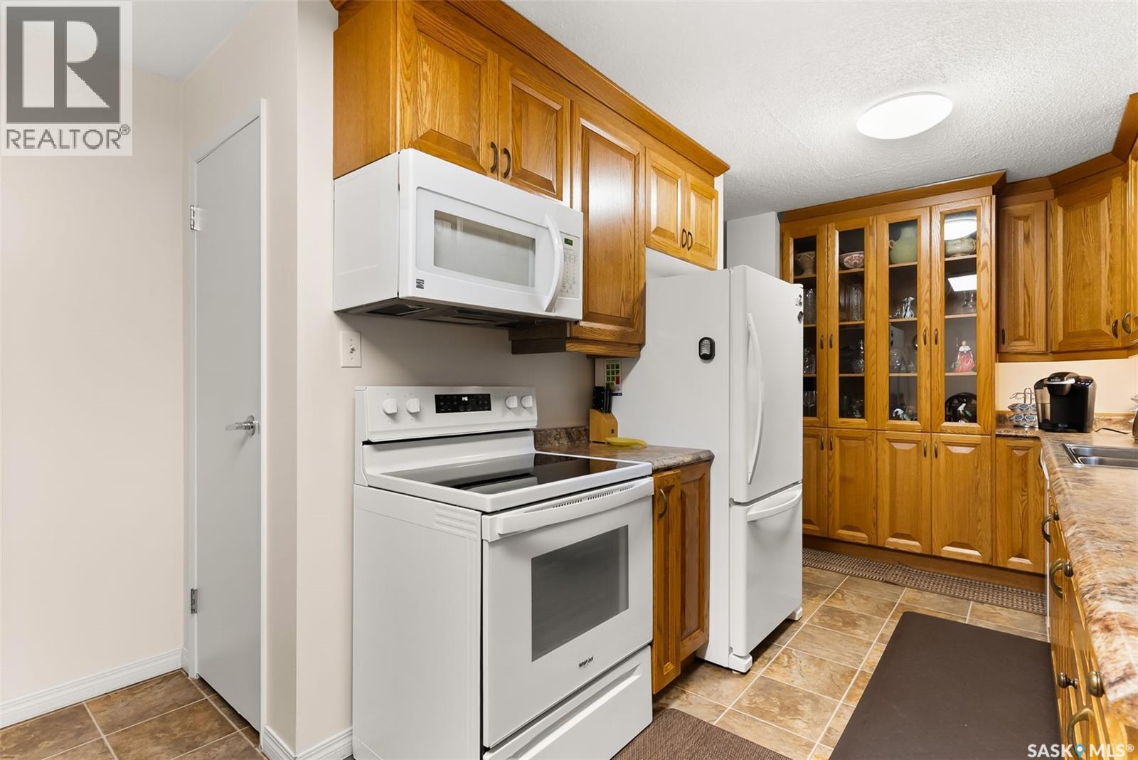 Photo 10 of 302 Cavendish Street, Regina SK