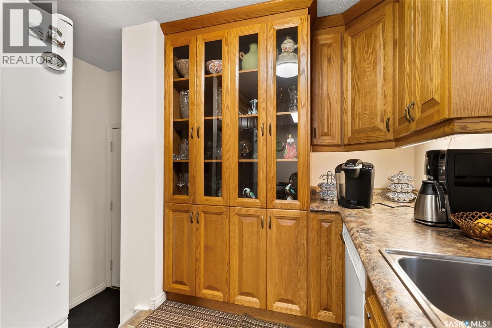 Photo 11 of 302 Cavendish Street, Regina SK
