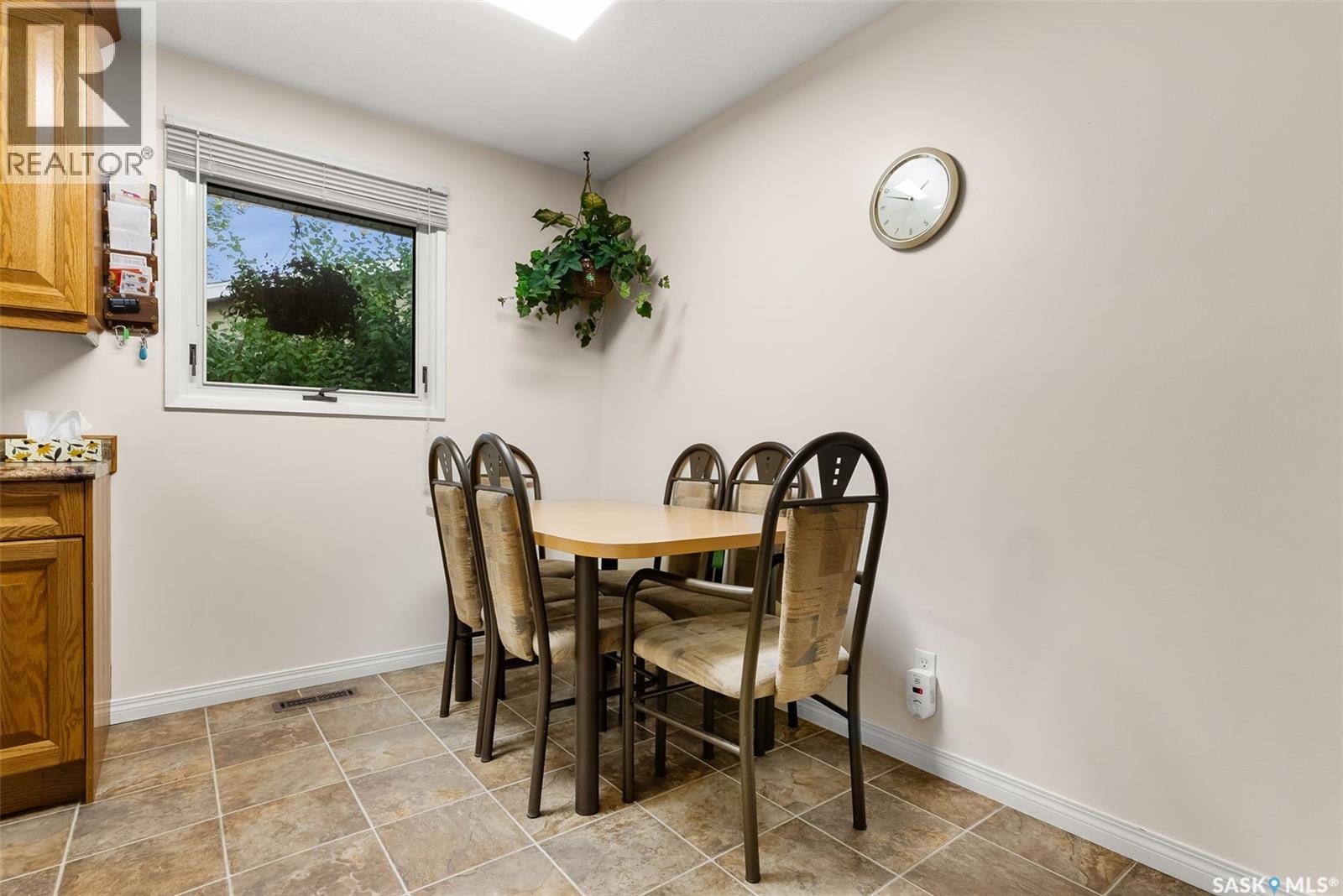 Photo 12 of 302 Cavendish Street, Regina SK