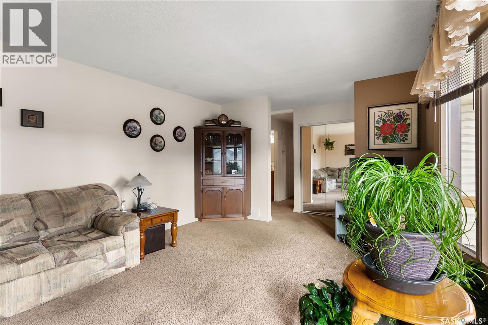 Photo 6 of 302 Cavendish Street, Regina SK