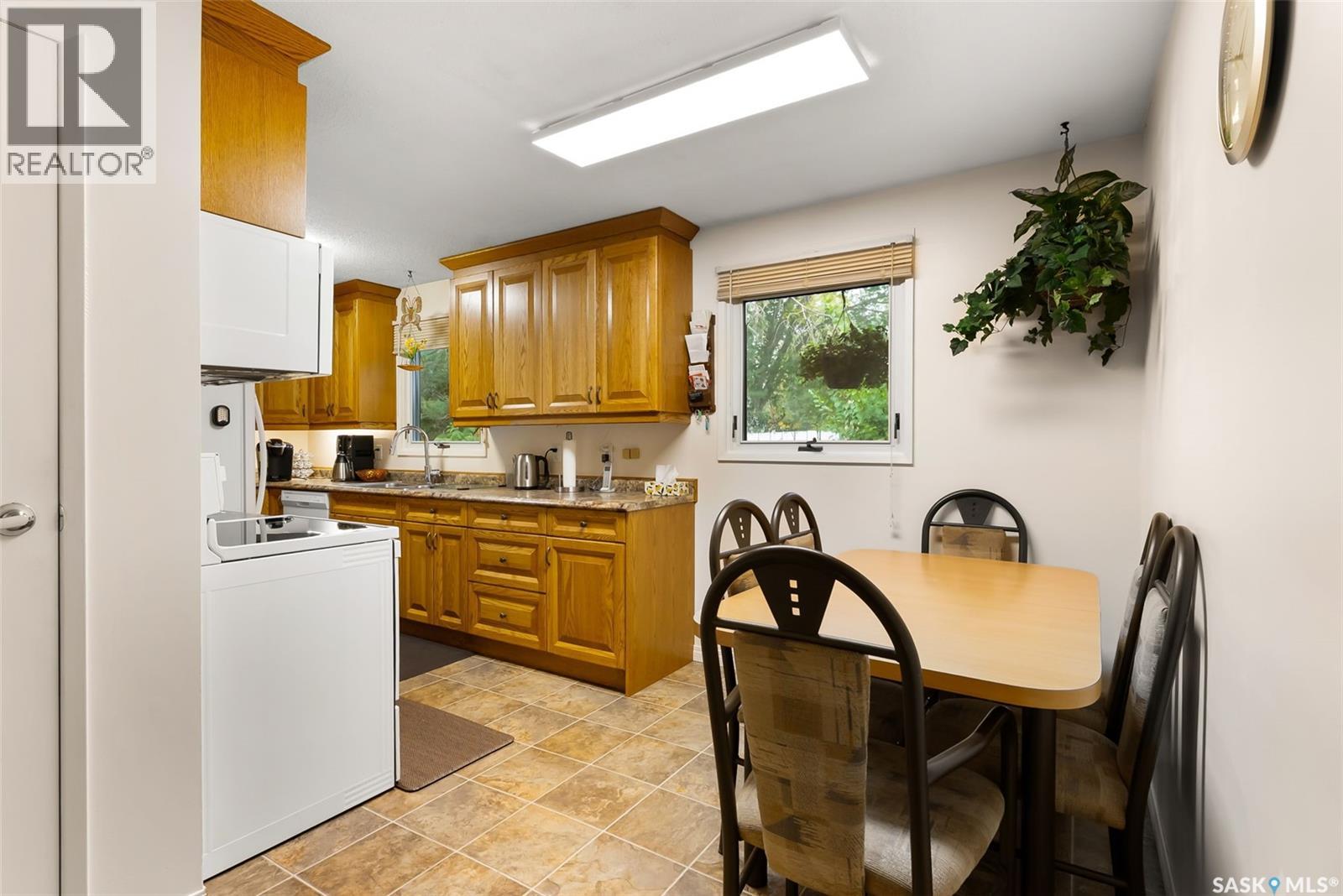 Photo 7 of 302 Cavendish Street, Regina SK