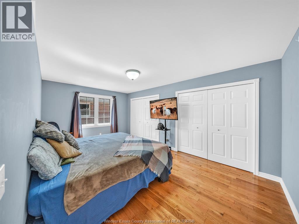 Photo 18 of 110 Sunset Drive, Harrow ON
