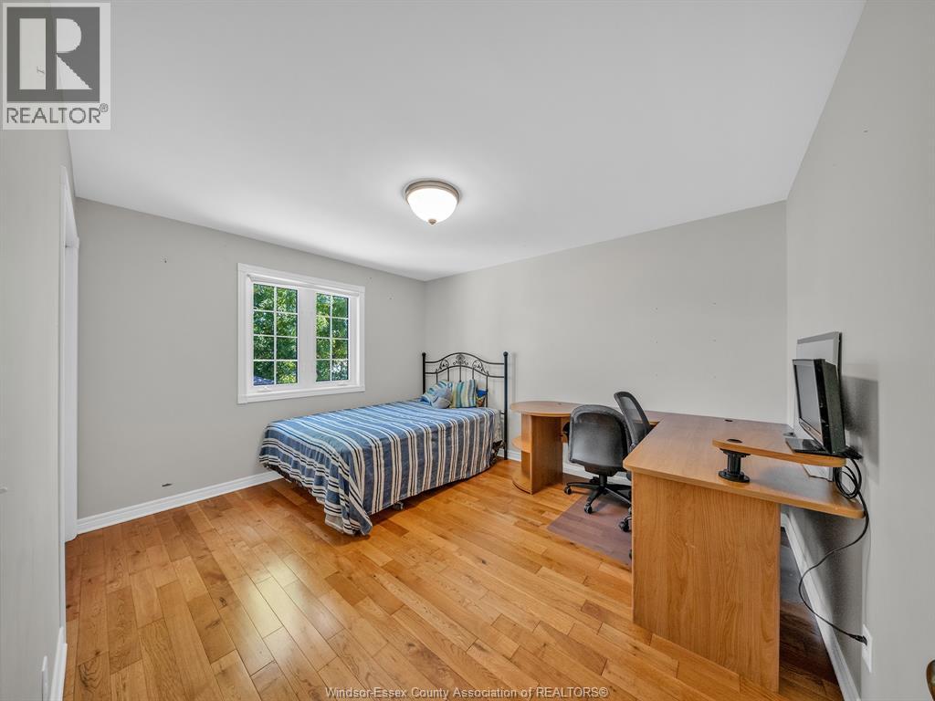 Photo 22 of 110 Sunset Drive, Harrow ON