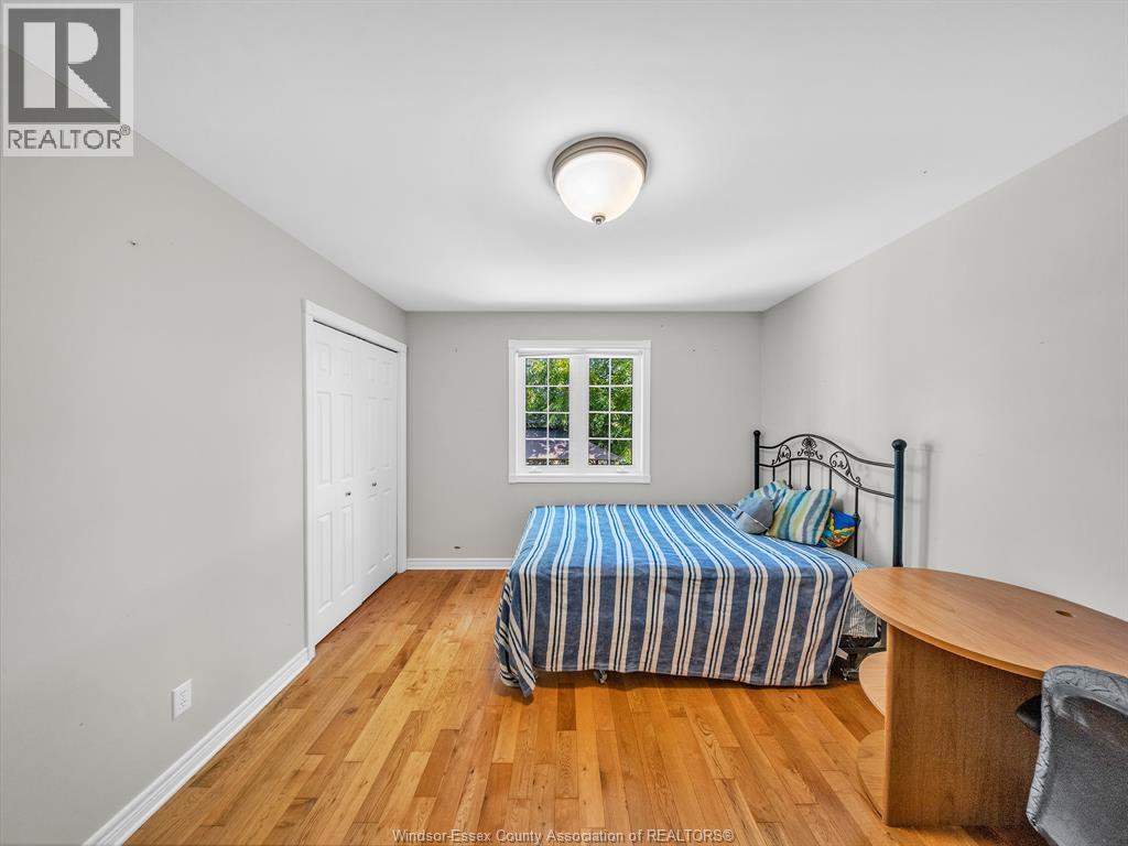 Photo 23 of 110 Sunset Drive, Harrow ON