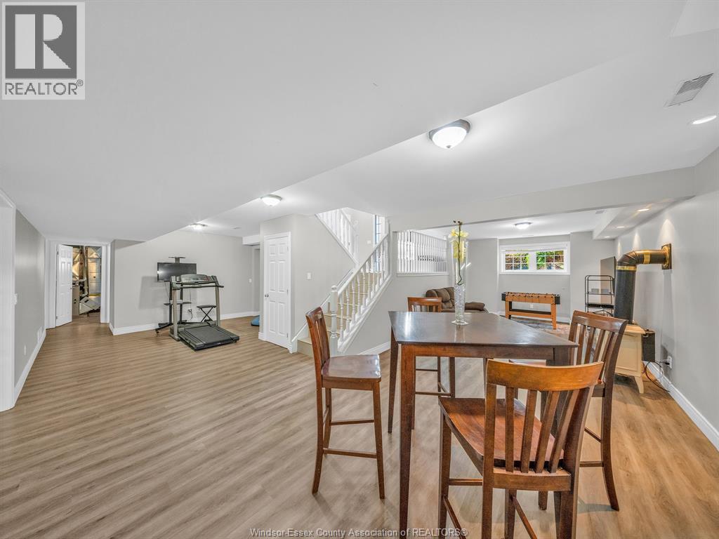 Photo 25 of 110 Sunset Drive, Harrow ON