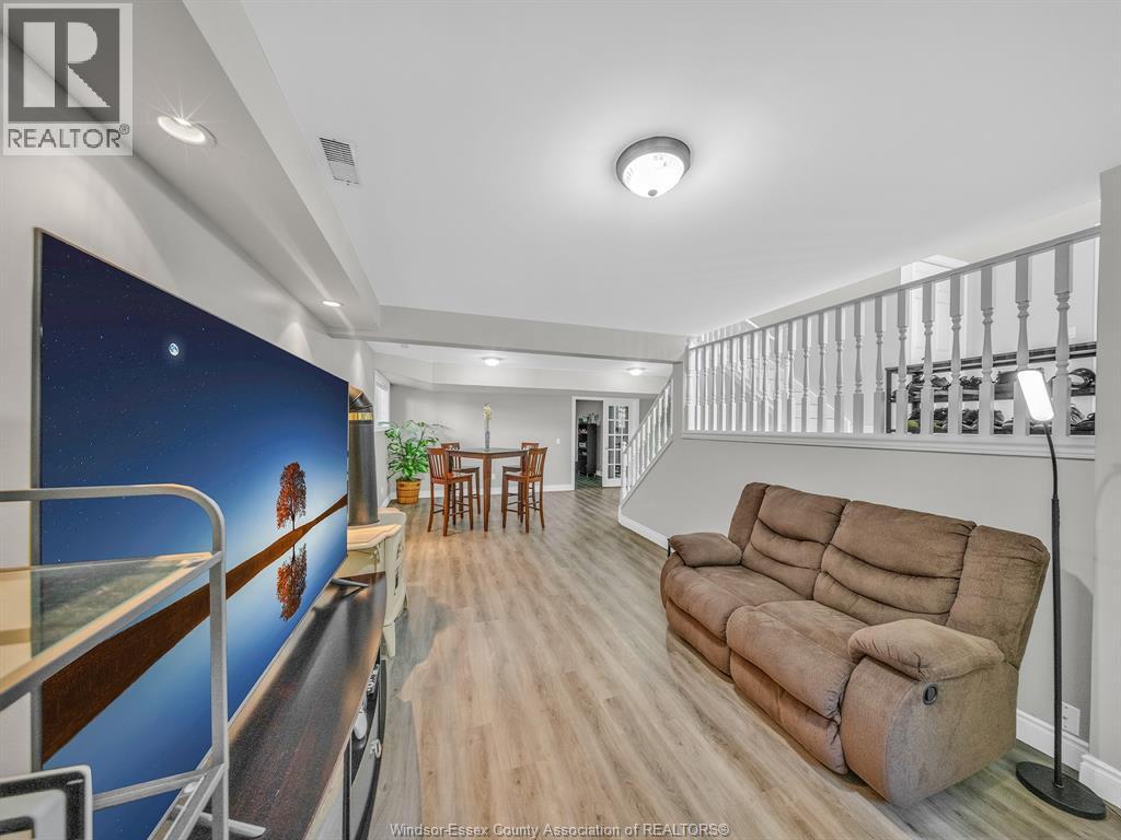 Photo 26 of 110 Sunset Drive, Harrow ON