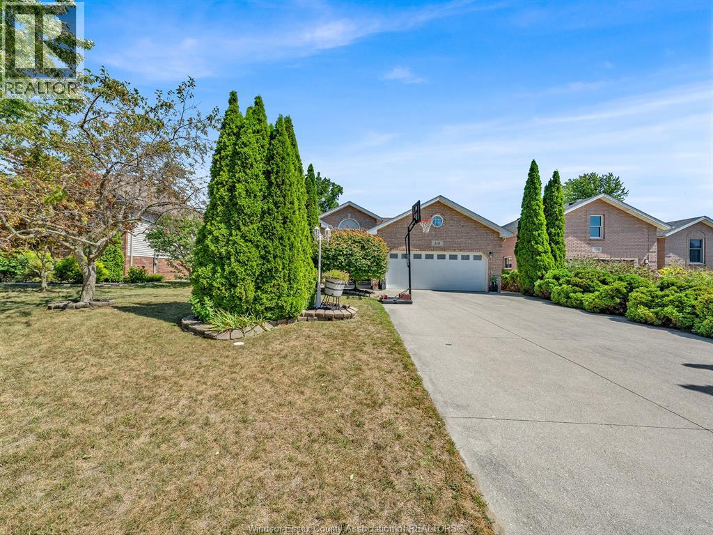 Photo 4 of 110 Sunset Drive, Harrow ON