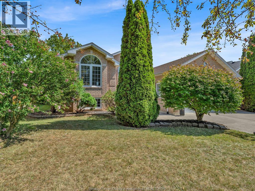 Photo 6 of 110 Sunset Drive, Harrow ON
