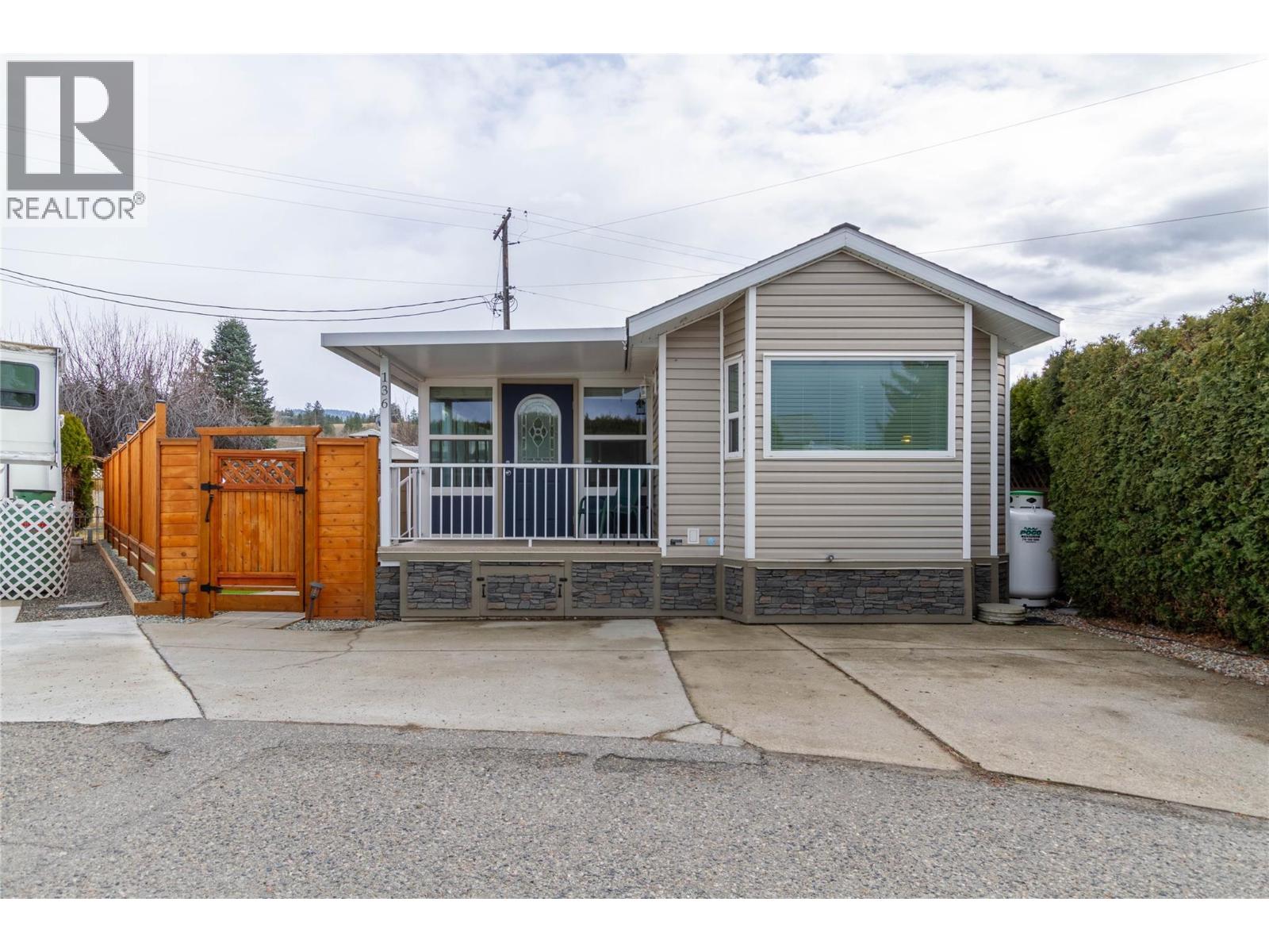 #136 415 Commonwealth Road - 1