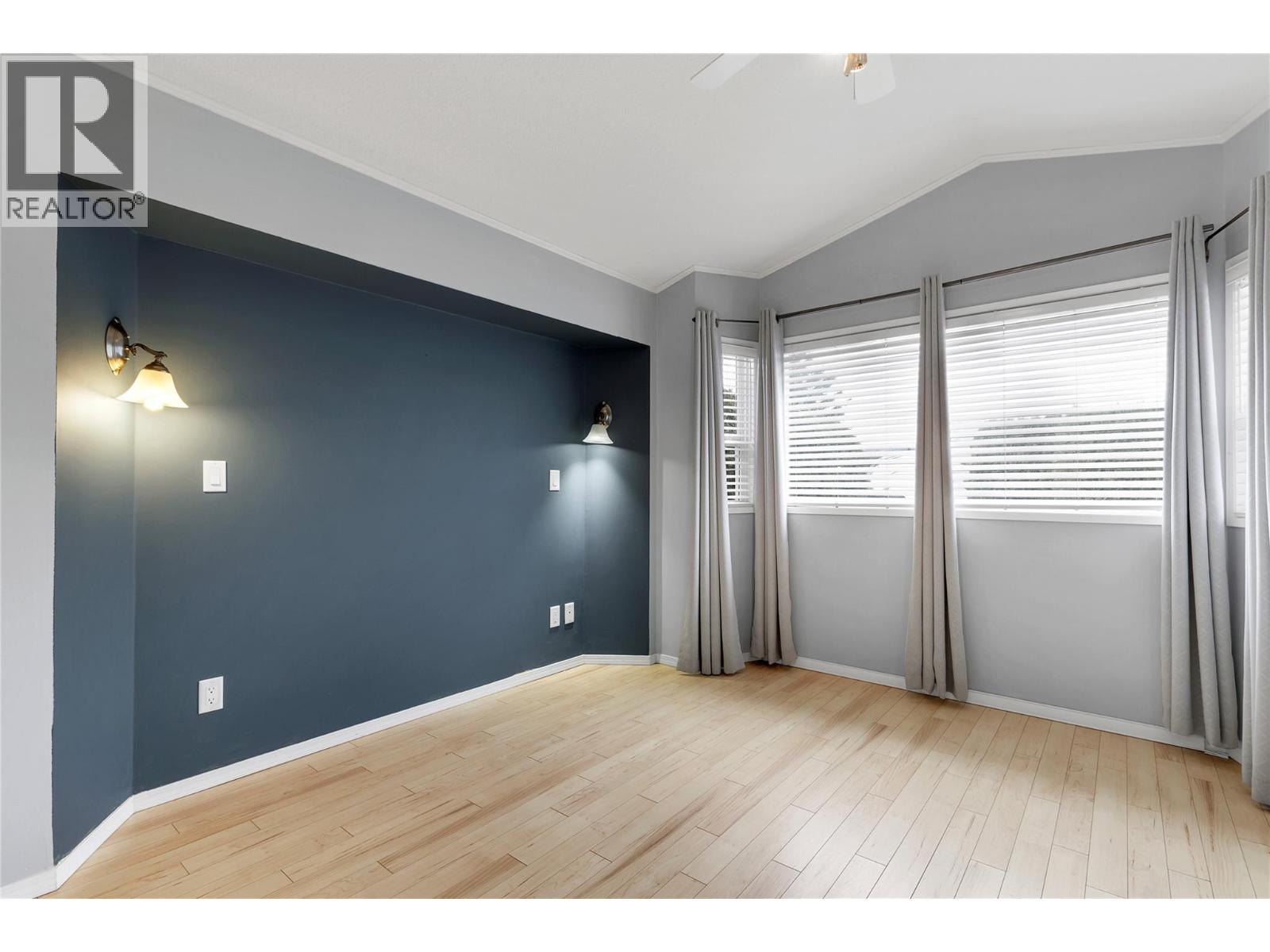 #136 415 Commonwealth Road - 16