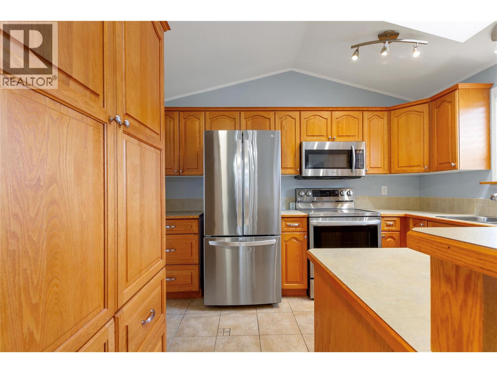 #136 415 Commonwealth Road - 8