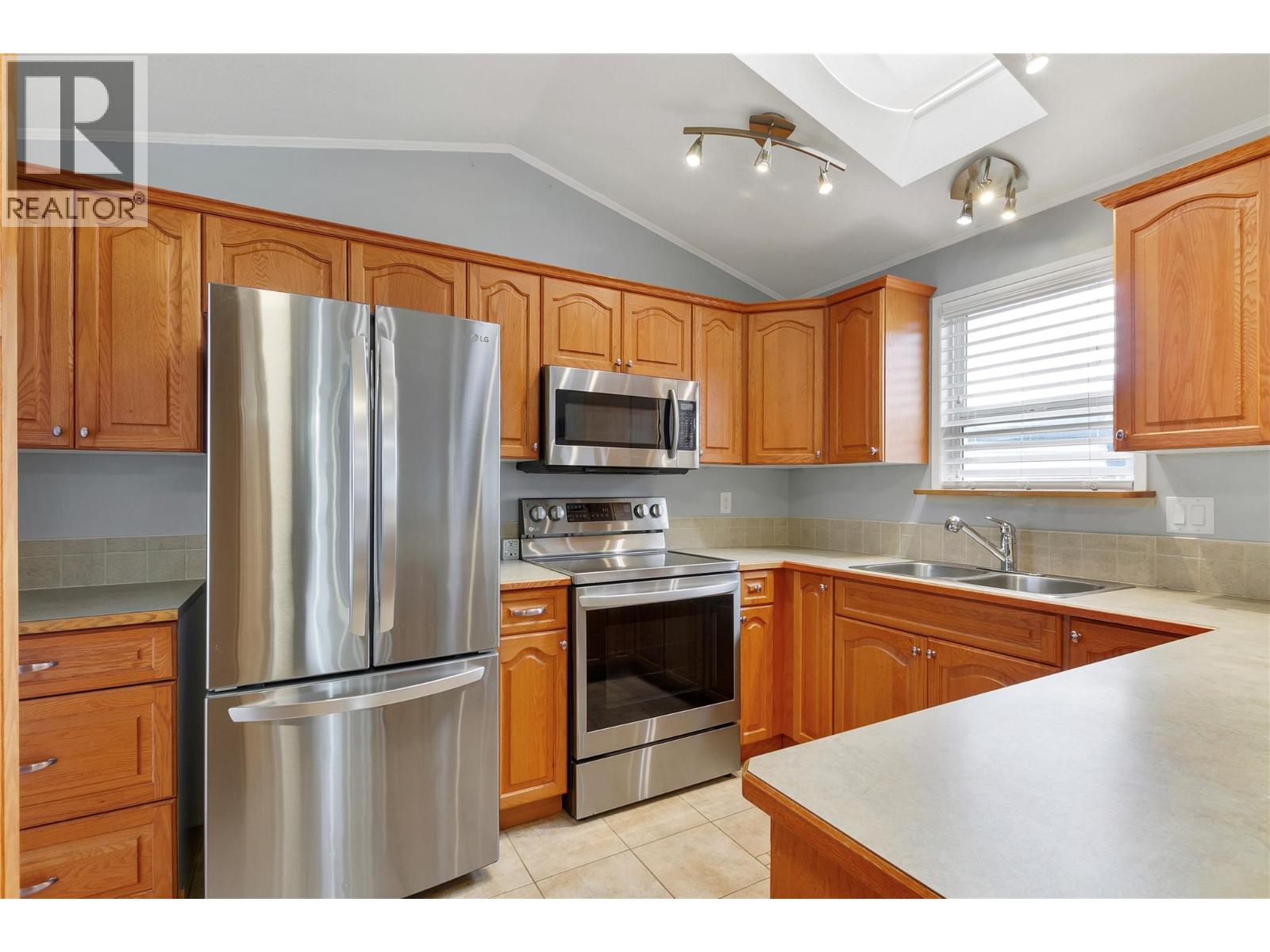 #136 415 Commonwealth Road - 9