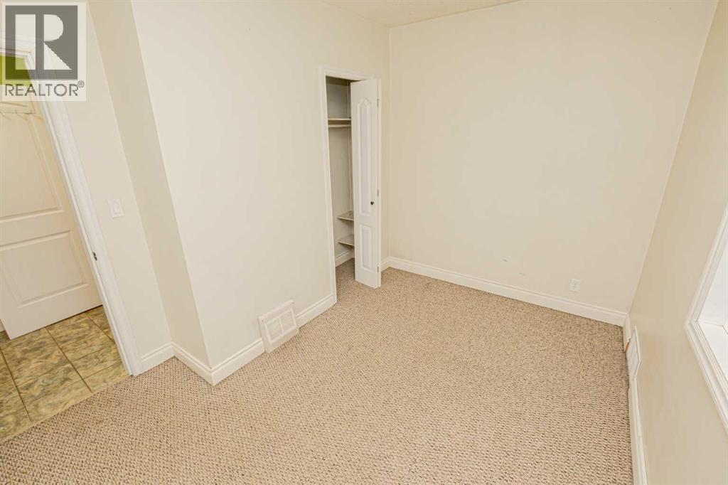 Photo 7 of 9818 97 Street, Sexsmith AB