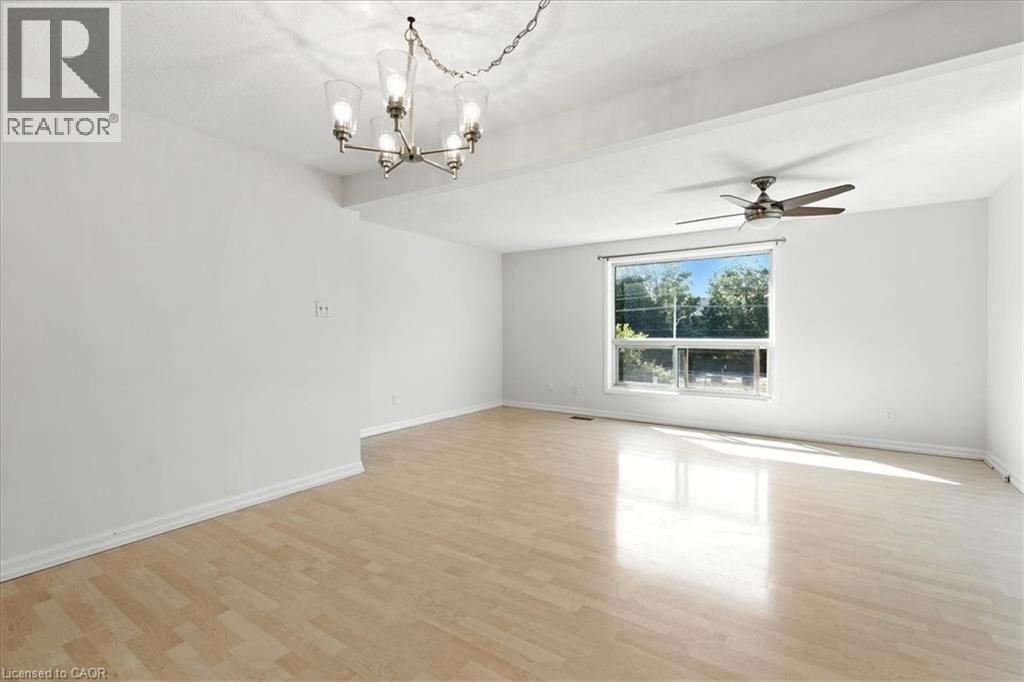 Photo 5 of 11 Grand River Boulevard Unit 29, Kitchener ON