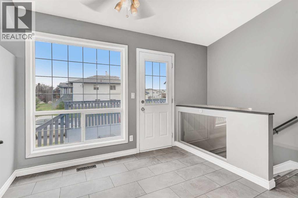 Photo 5 of 10422 72 Avenue, Grande Prairie AB