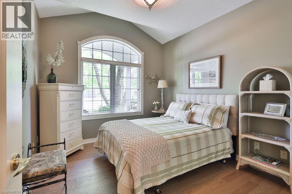 Photo 16 of 980 Gorton Avenue, Burlington ON