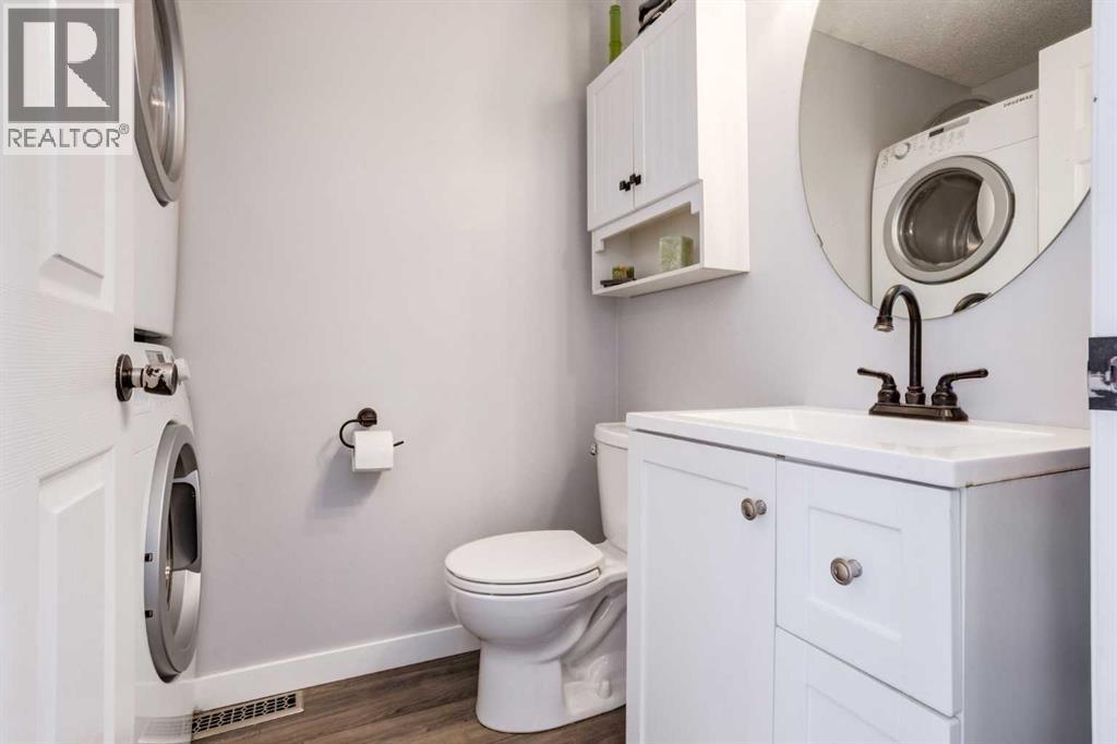Photo 8 of 58 Cramond Close Se, Calgary AB
