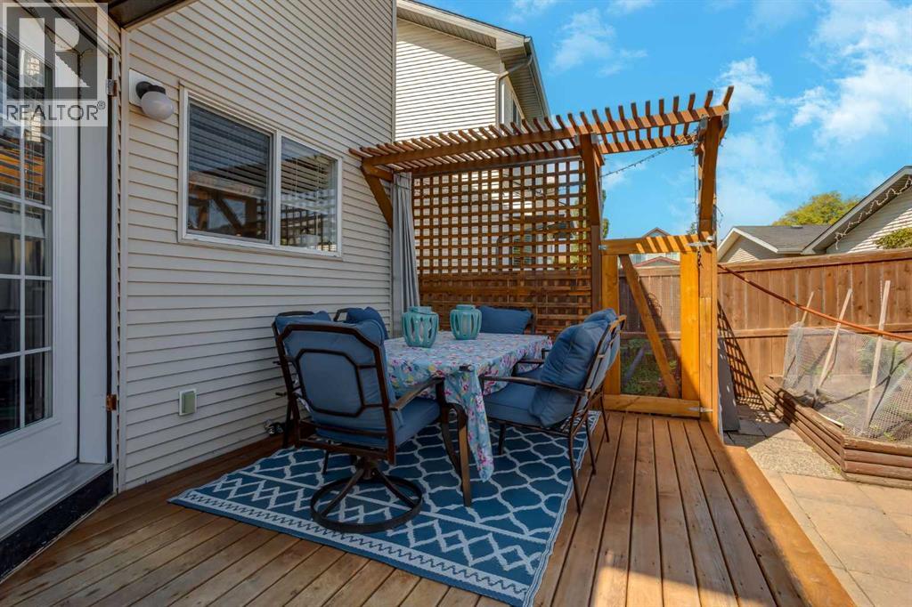Photo 27 of 58 Cramond Close Se, Calgary AB