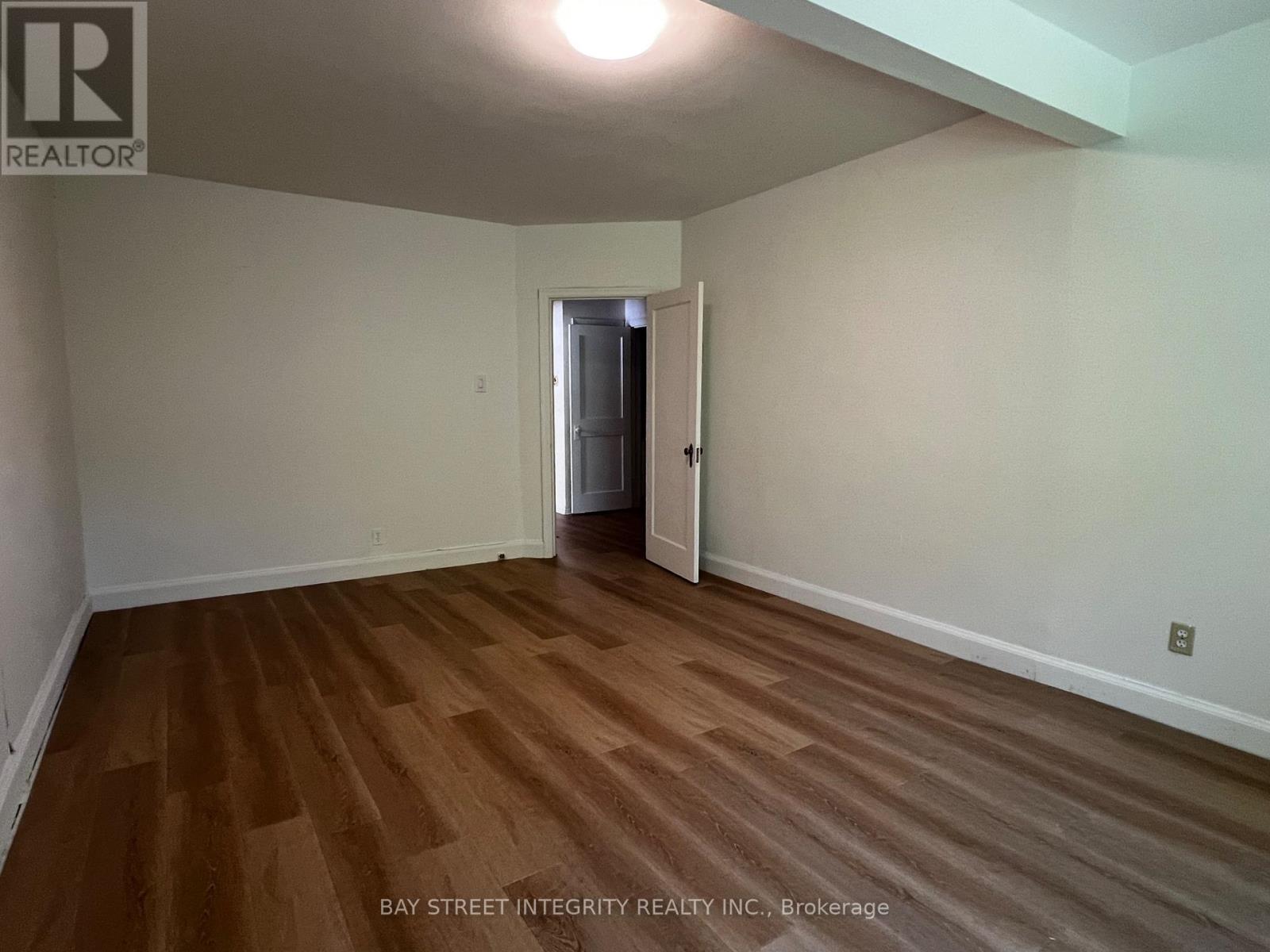 Photo 5 of 204 Greenfield Avenue, Toronto ON