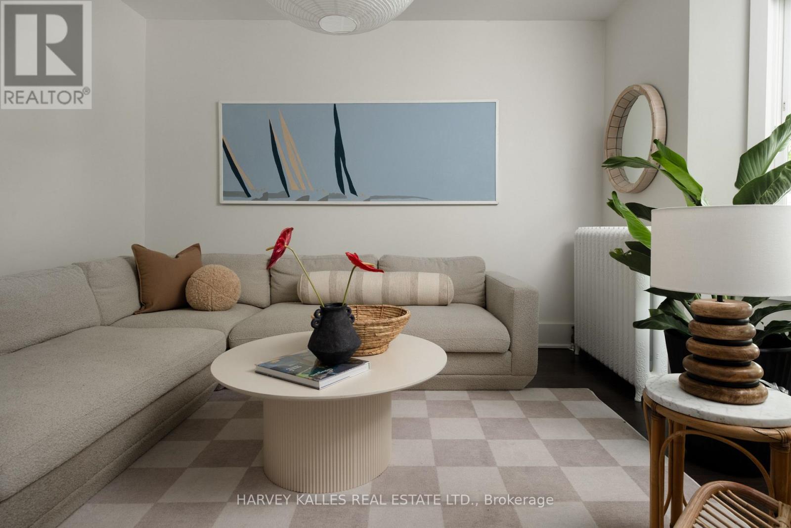 Photo 4 of 410 Roxton Road, Toronto ON