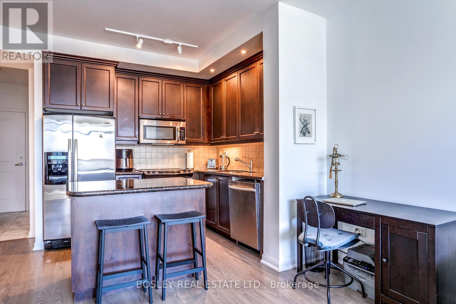 Photo 12 of 532 628 Fleet Street, Toronto ON