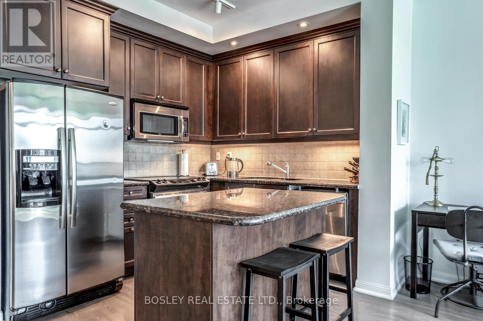 Photo 14 of 532 628 Fleet Street, Toronto ON