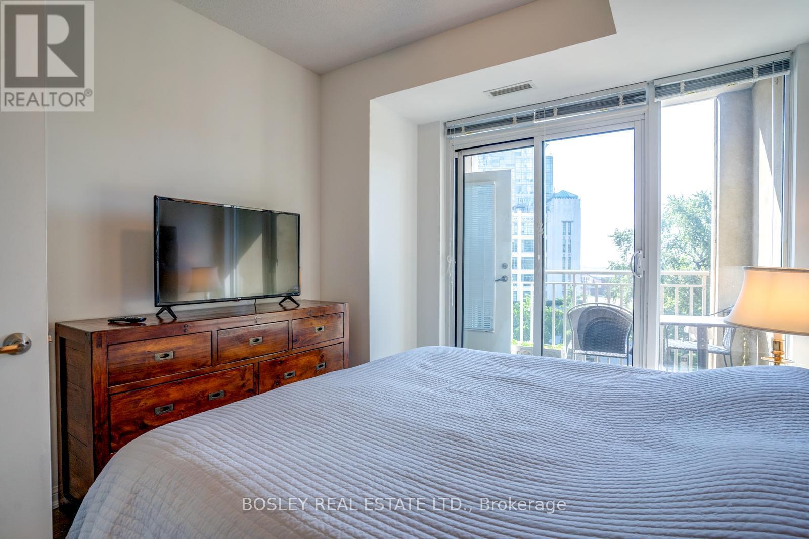 Photo 19 of 532 628 Fleet Street, Toronto ON