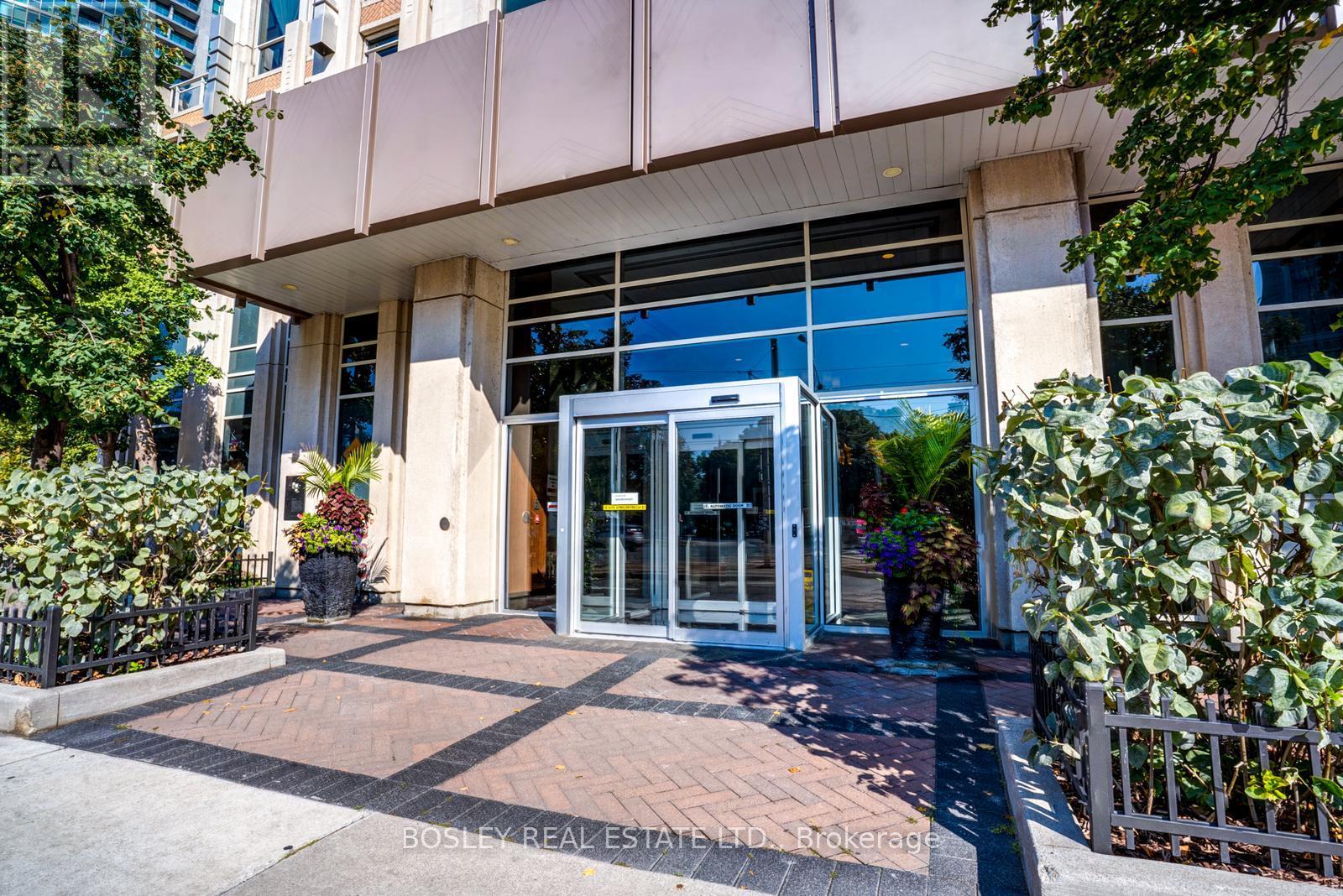 Photo 2 of 532 628 Fleet Street, Toronto ON