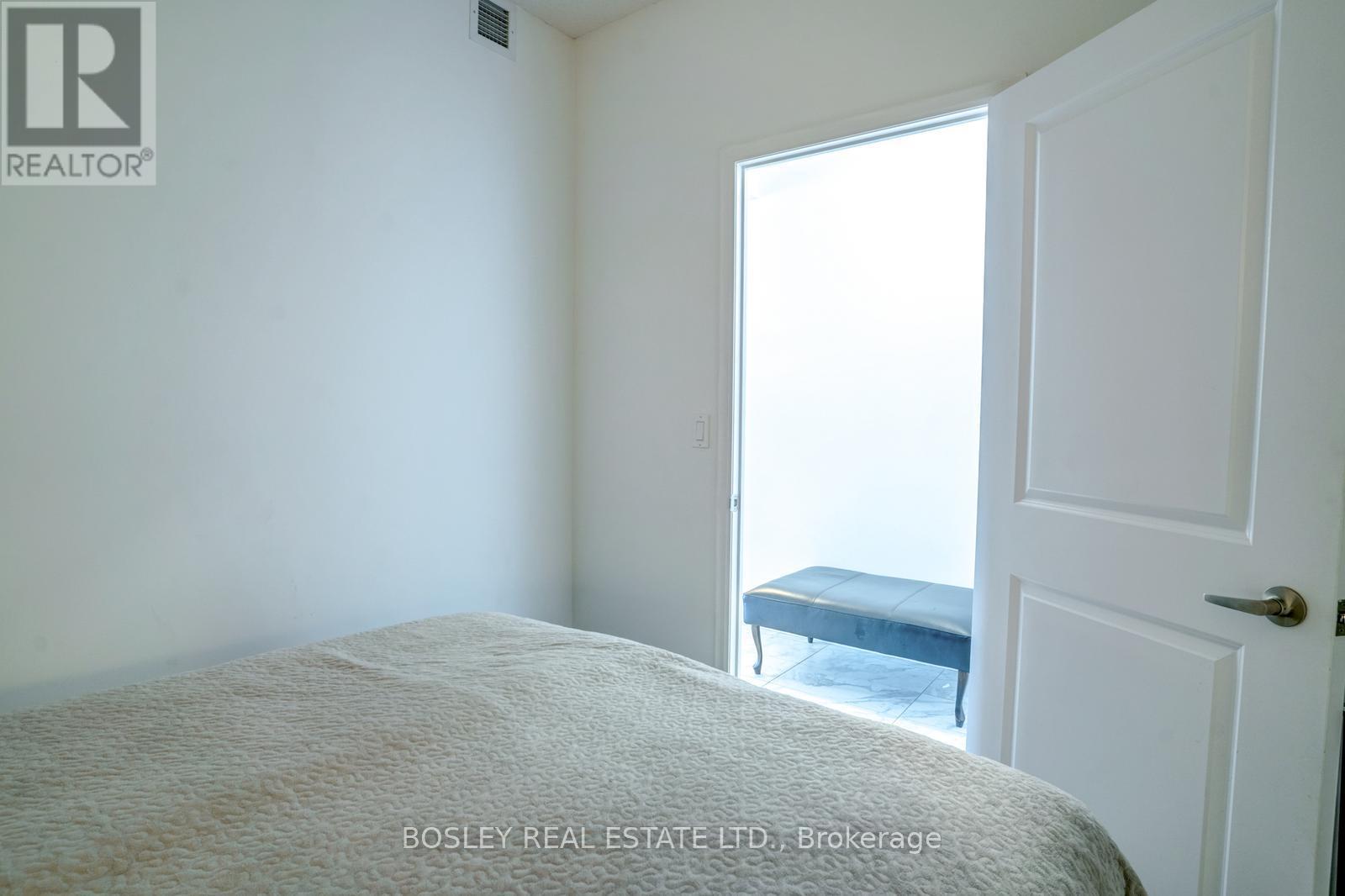 Photo 21 of 532 628 Fleet Street, Toronto ON
