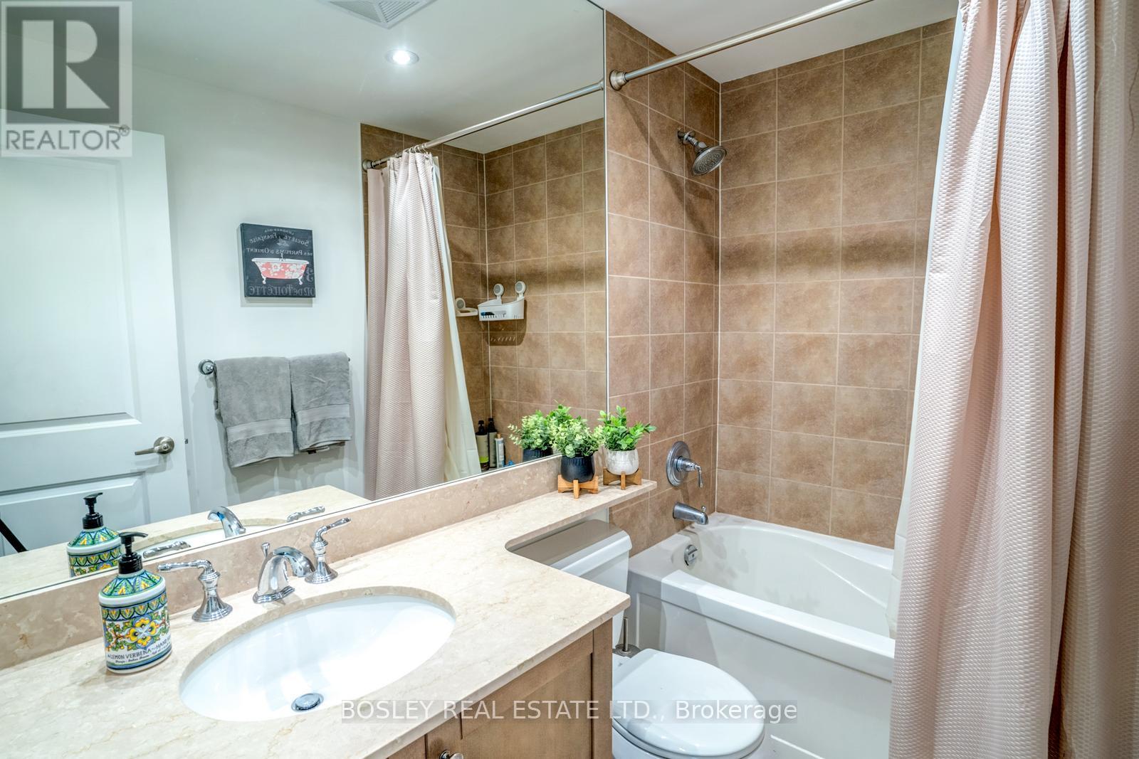 Photo 22 of 532 628 Fleet Street, Toronto ON