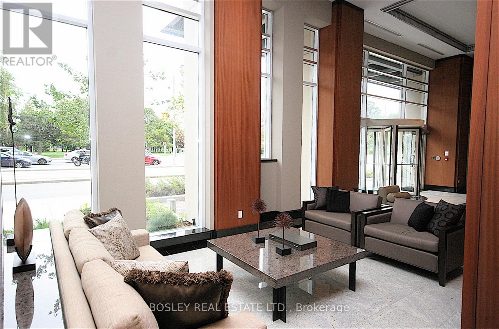Photo 3 of 532 628 Fleet Street, Toronto ON