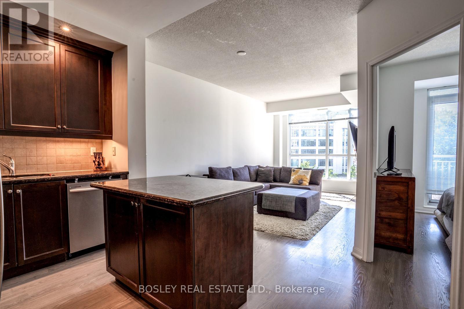 Photo 4 of 532 628 Fleet Street, Toronto ON