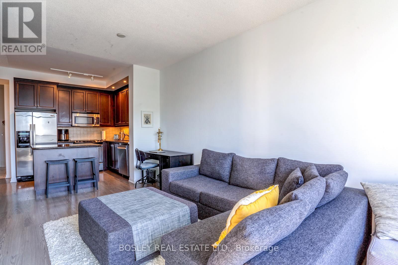 Photo 7 of 532 628 Fleet Street, Toronto ON