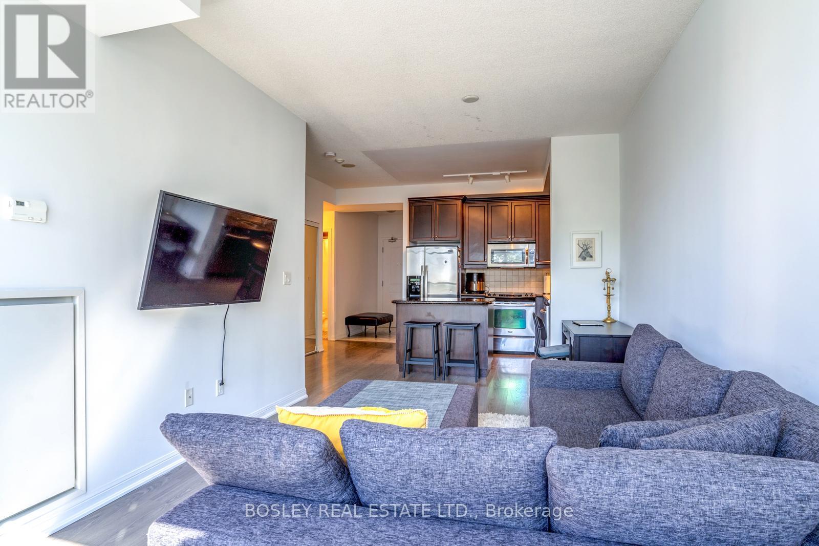 Photo 8 of 532 628 Fleet Street, Toronto ON