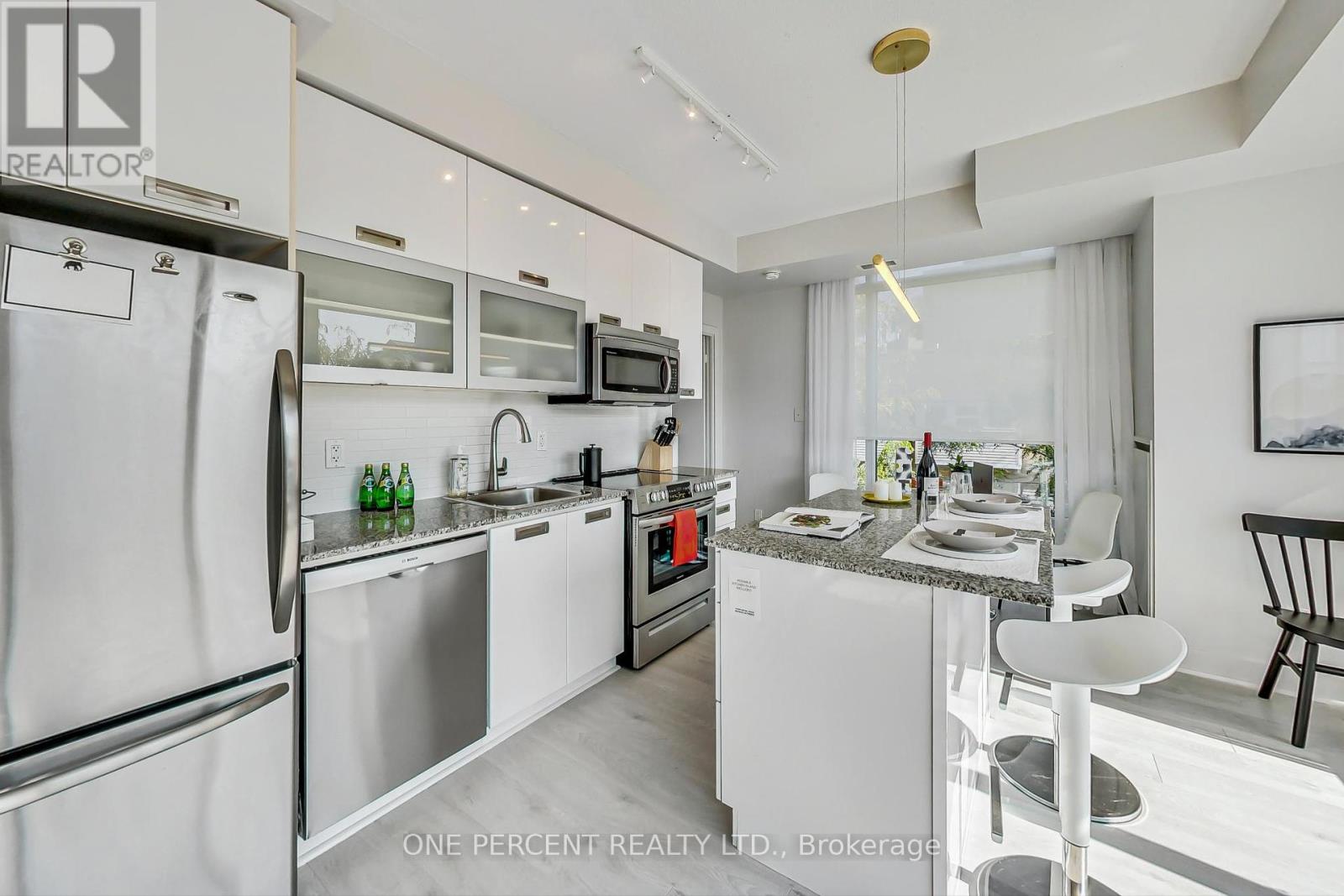 Photo 6 of 314 90 Stadium Road, Toronto ON