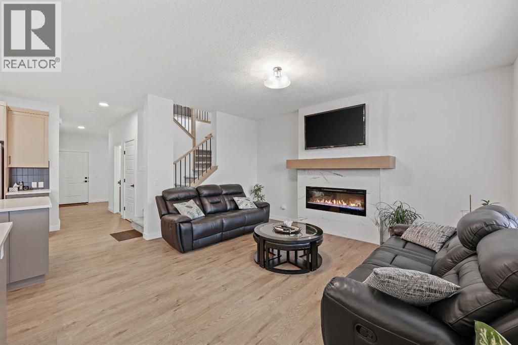 Photo 8 of 931 Langholm Drive Se, Airdrie AB