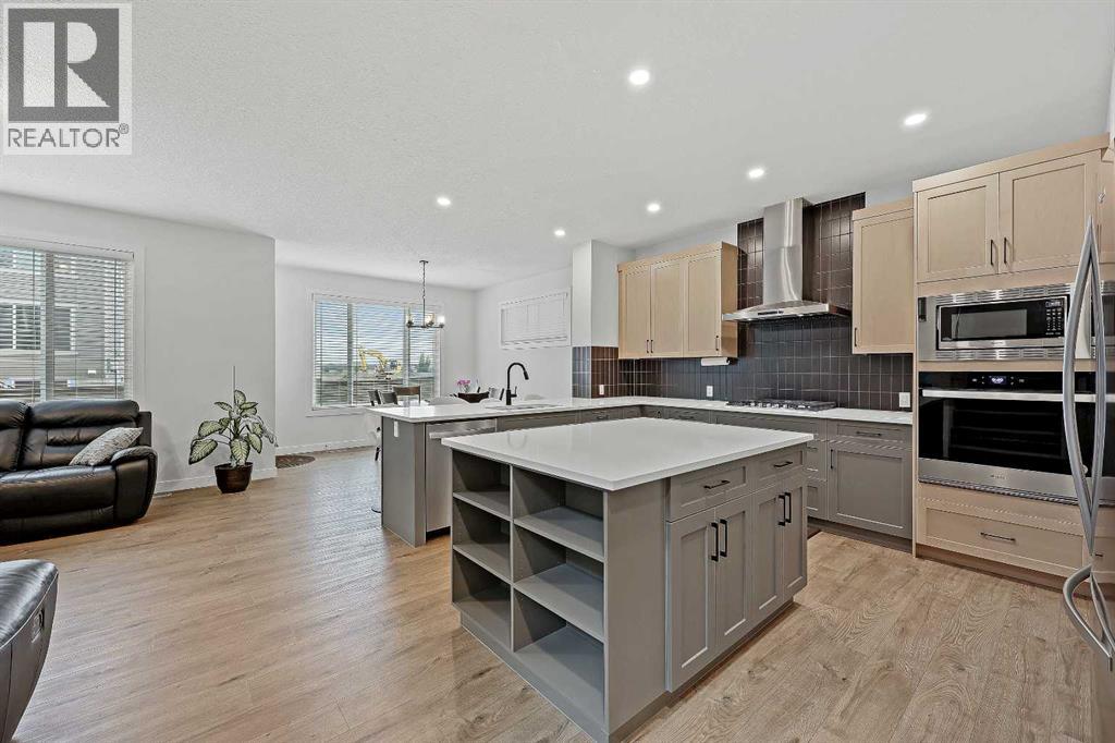 Photo 5 of 931 Langholm Drive Se, Airdrie AB